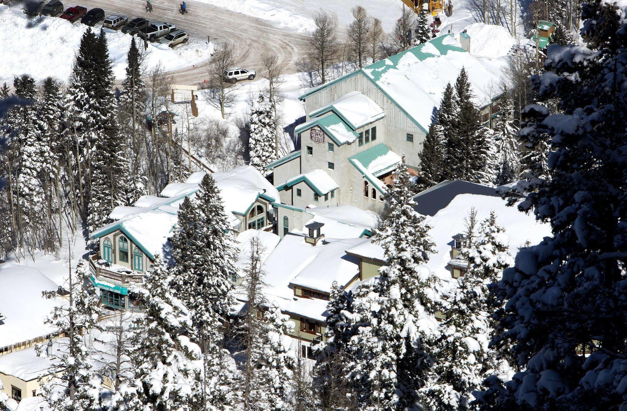 阿尔卑斯一田一墅套房酒店 陶斯滑雪谷 外观 照片